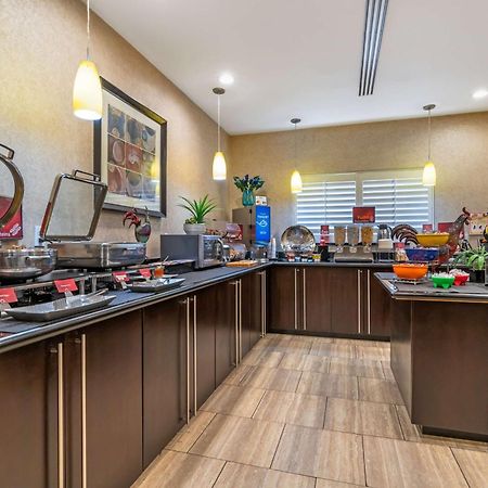 Best Western Plus Lytle Inn And Suites מראה חיצוני תמונה