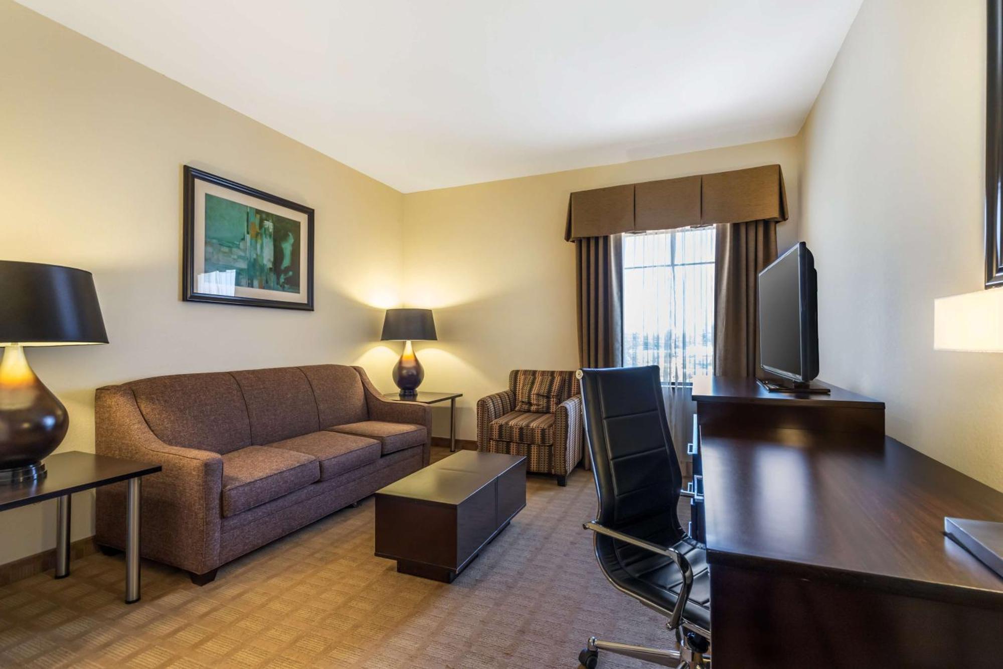 Best Western Plus Lytle Inn And Suites מראה חיצוני תמונה