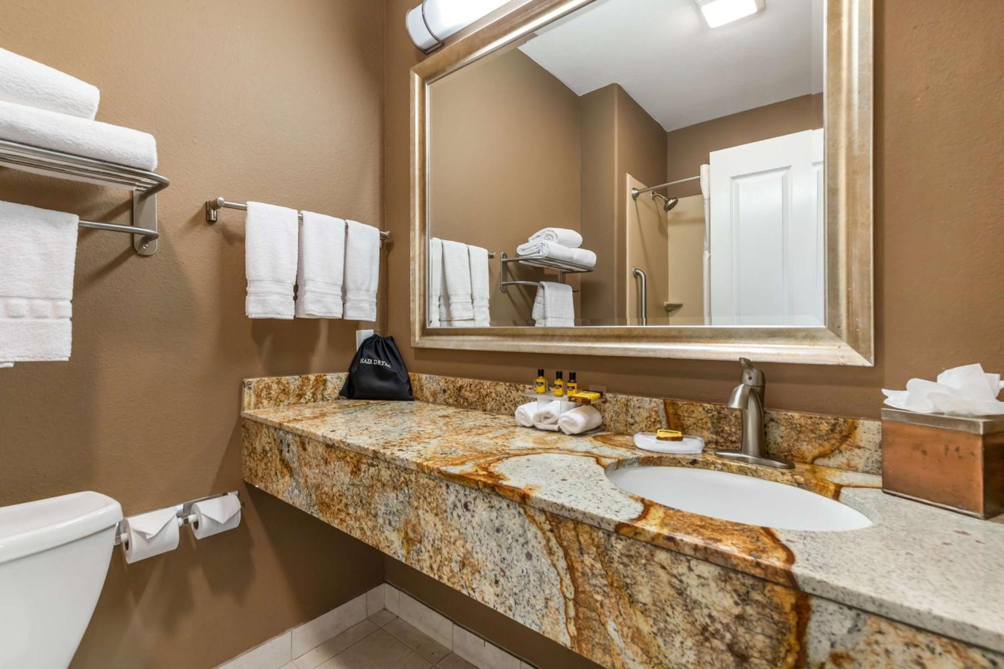 Best Western Plus Lytle Inn And Suites מראה חיצוני תמונה