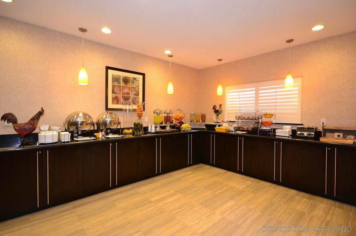 Best Western Plus Lytle Inn And Suites מראה חיצוני תמונה